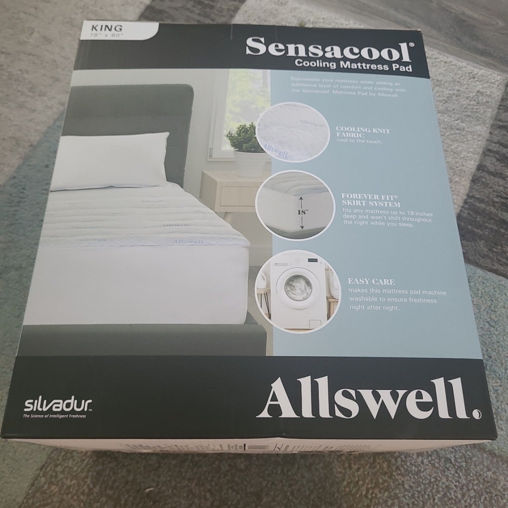 White Mattress Cover Minimalist Bedding Essential